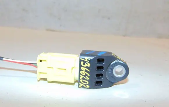 Toyota RAV 4 (XA30) Airbag deployment crash/impact sensor 8983142010 702461MYK