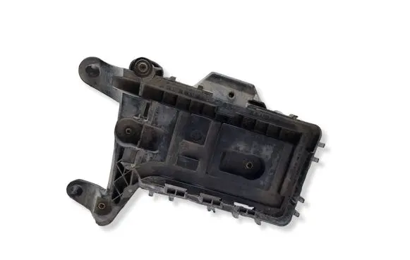 Volkswagen PASSAT B6 Battery box tray 1K0915333C