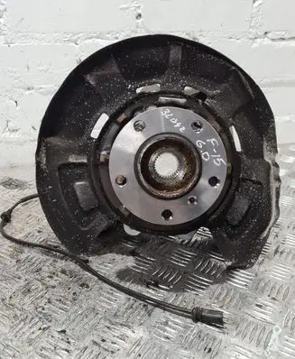 BMW X5 F15 Rear wheel hub 6770984