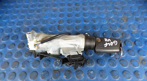 Volkswagen Golf VII Ignition lock CART5Q0905865A 1K0905851 5Q0905865A