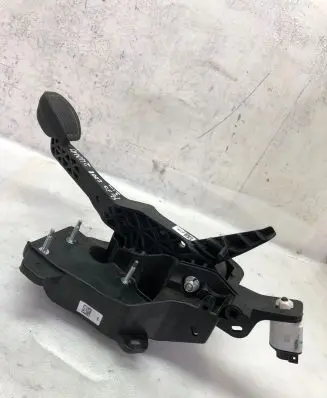 Peugeot 2008 II Brake pedal 9824311680