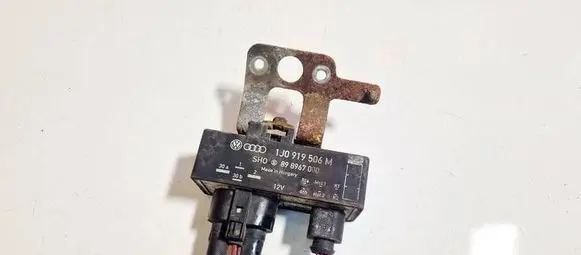 Skoda Fabia Mk1 (6Y) Coolant fan relay 1j0919506m 898967000