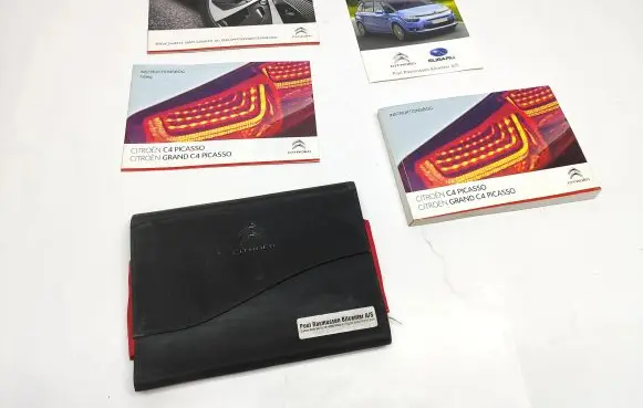 Citroen C4 Grand Picasso Owners service history hand book 