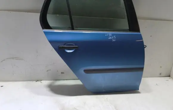Volkswagen Golf V Rear door