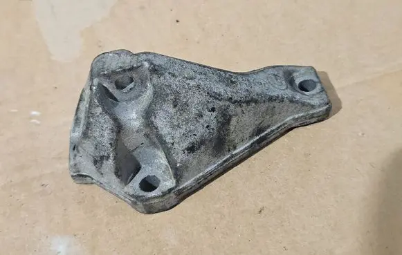 BMW 5 E60 E61 Fuel pump bracket 7804376 24168110 416211