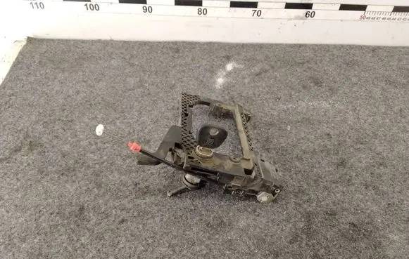 BMW 5 E39 Front door lock (next to the handle) E39L