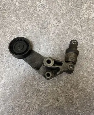 Toyota Avensis T220 Generator/alternator belt tensioner F2262395