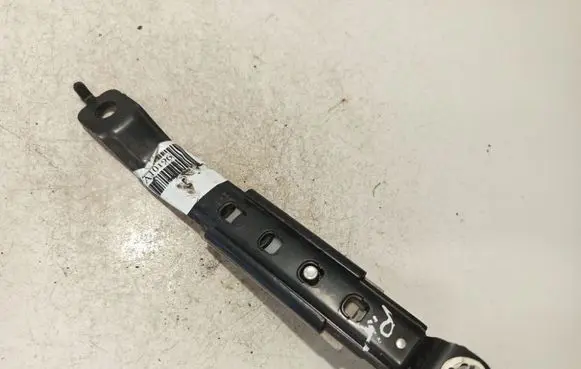 Nissan Note (E11) Seat belt adjustment rail 