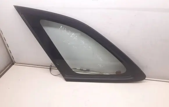 Mazda 323 F Rear side window
