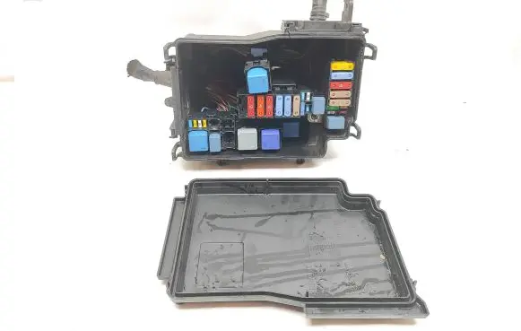 Nissan NV300 Fuse box set 758A68898R 93452505