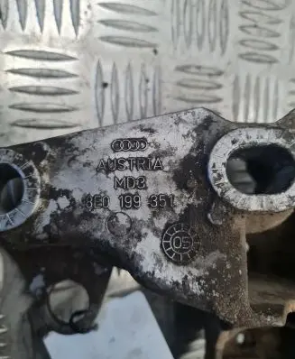 Audi A4 S4 B7 8E 8H Bracket in trunk/boot 