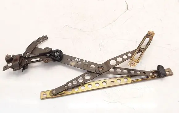 Mercedes-Benz W123 Front door manual window regulator 1237202246