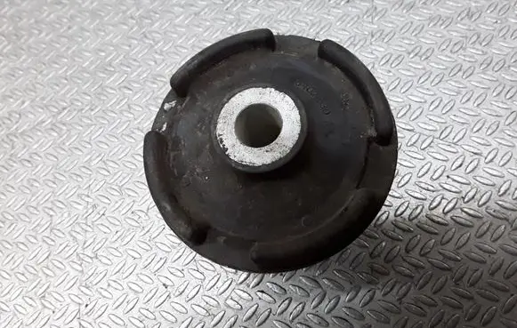Opel Vectra B Rear axle beam mounts housing 5402631