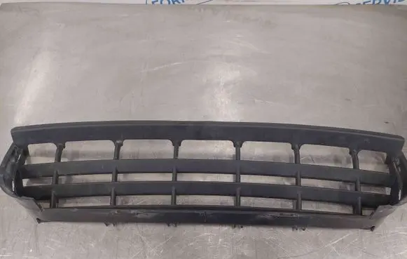Volkswagen Crafter Front bumper upper radiator grill 2E0807835