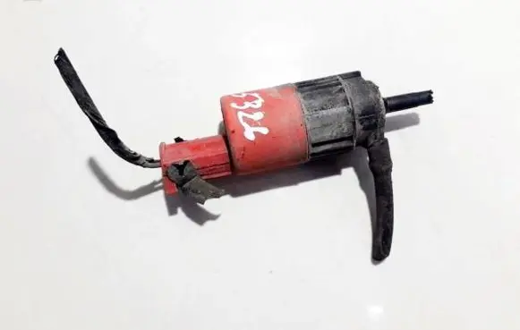 Volvo S40, V40 Windscreen/windshield washer pump
