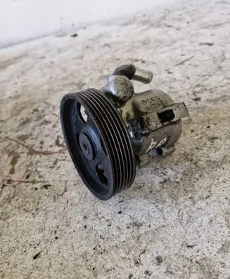 Peugeot Partner Power steering pump