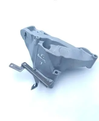 Volkswagen Touareg I Engine mounting bracket 070199307B