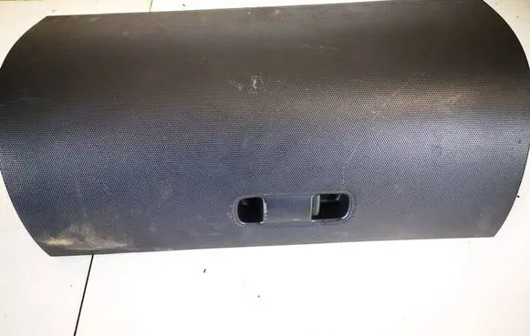 Glove box