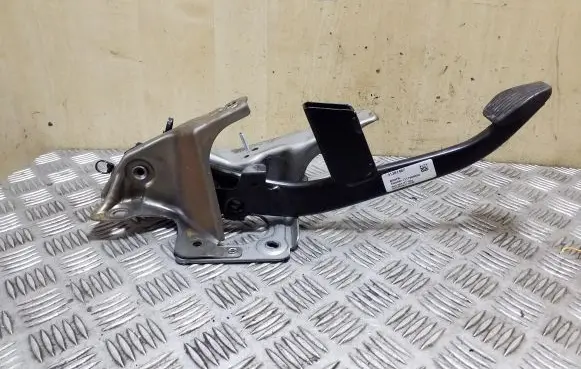 Volvo V40 Brake pedal 31381467