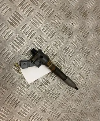 Volvo XC90 Fuel injector 31452114