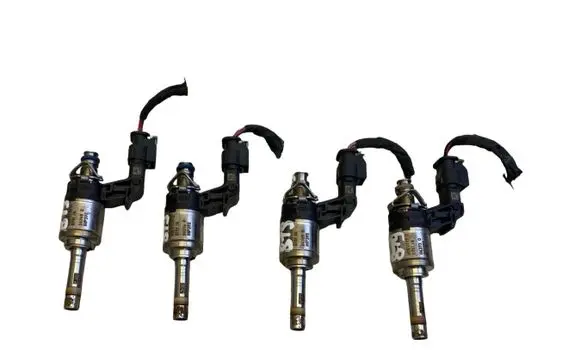 Audi A3 8Y Fuel injectors set 04E906036 04E906036AT 4F0973702