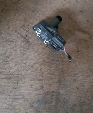 Mazda 3 II Mass air flow meter 1974002010
