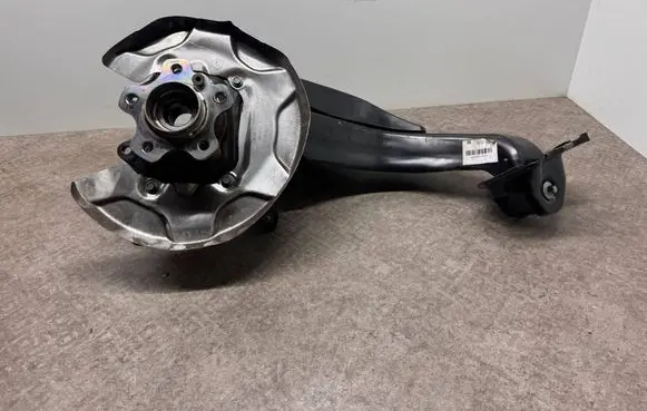 Rear wheel hub spindle/knuckle