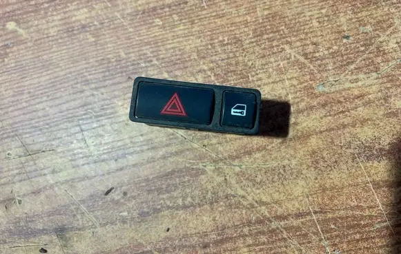 BMW 3 E46 Hazard light switch 318368920
