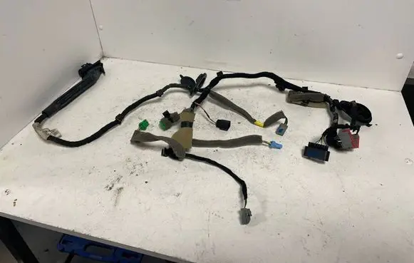 Volvo S60 Front door wiring loom 31374741