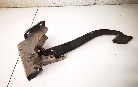 Hyundai Santa Fe Brake pedal 