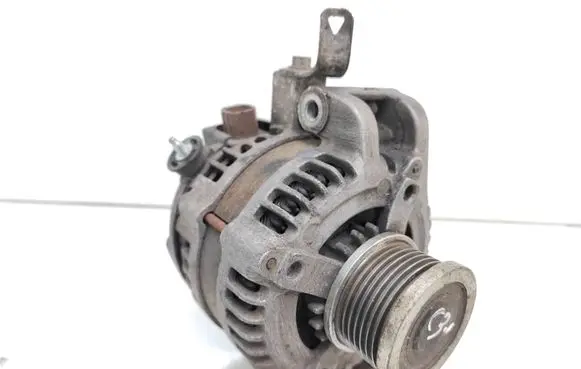 Toyota Avensis T250 Generator/alternator 0986049970 0986XL3993