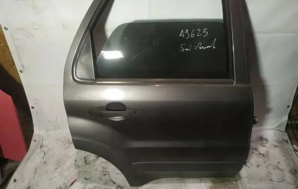 Ford Maverick Rear door pilkos