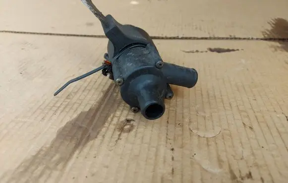 Mercedes-Benz CLK A208 C208 Electric auxiliary coolant/water pump A2028300614