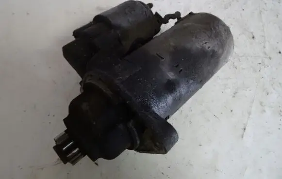Volkswagen Golf IV Starter motor