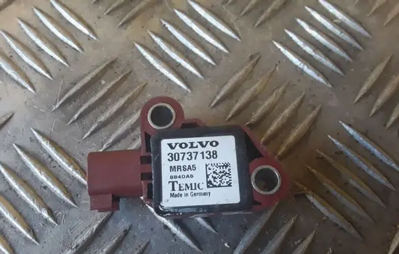 Volvo V50 Airbag deployment crash/impact sensor 30737138 MRSA58840A6