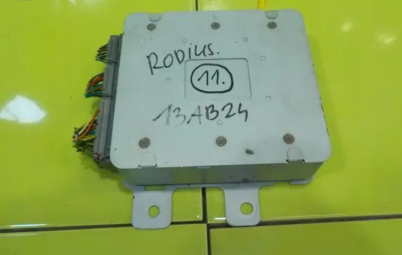 SsangYong Rodius Front door lock 97RA010035