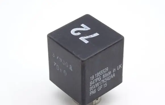 Volkswagen Golf II Other relay 191955529