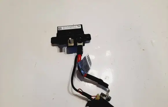 Mercedes-Benz S W221 Battery relay fuse 