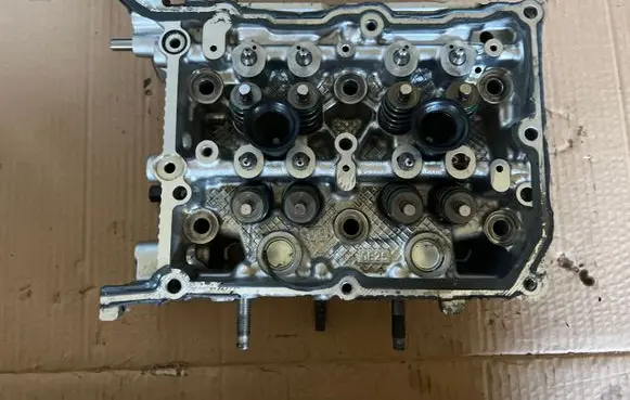 Subaru Forester SK Engine head 11019AA940 11019AA941