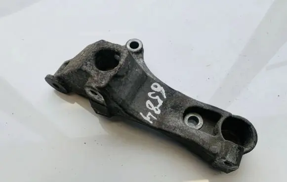 Skoda Fabia Mk1 (6Y) Engine mounting bracket