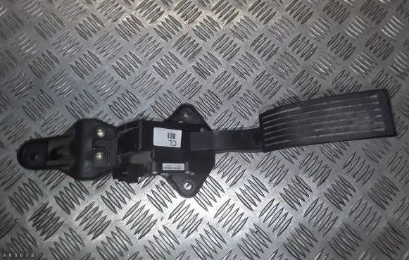Hyundai Santa Fe Accelerator throttle pedal 327262b100