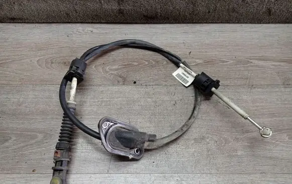 Volvo V70 Gear shift cable linkage 30759361