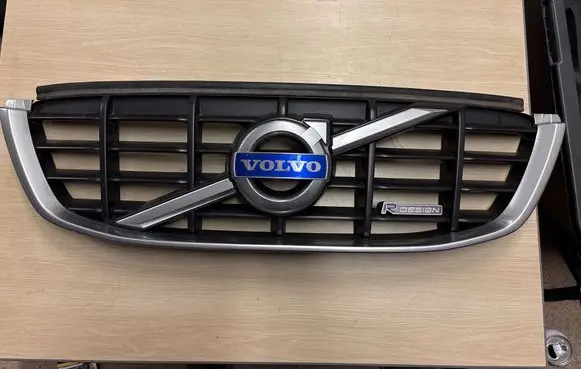 Volvo XC60 Front bumper upper radiator grill 30764558 31290999 31284337
