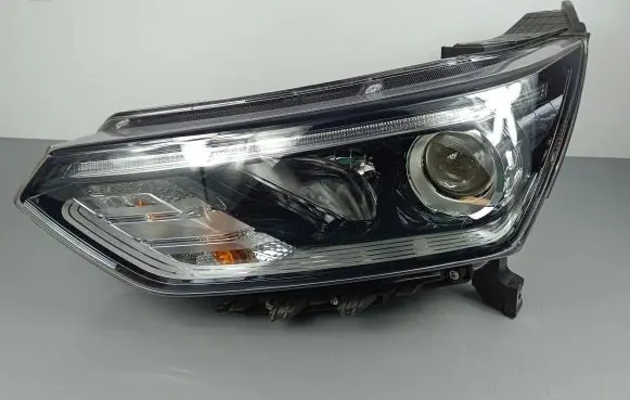 SsangYong Korando Headlight/headlamp 8310137400 1011500623