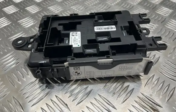 BMW X5 F15 Fuse module 6819651 30102016 929554
