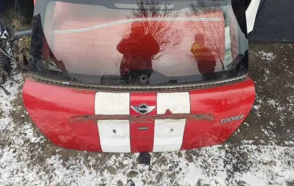 Mini One - Cooper Coupe R56 Tailgate/trunk/boot lid CHILLIRED