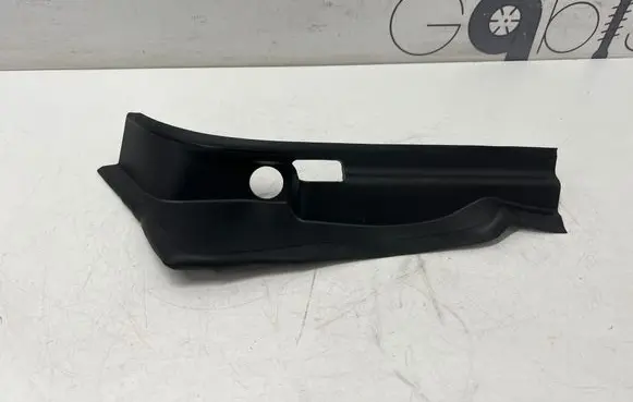 BMW i4 Rear light trim 7487594 183312