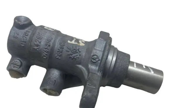 Ford Focus ST Master brake cylinder DV612140J A426K