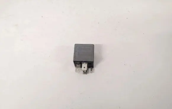 Seat Toledo II (1M) Other relay 1j0906381a v23134-b63-x396