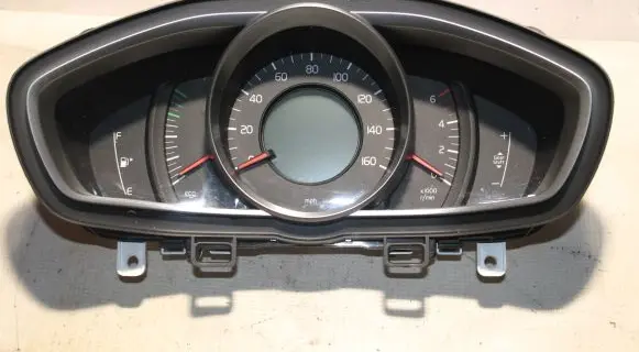 Volvo V40 Speedometer (instrument cluster) 31394175